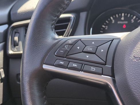 Used 2019 Nissan Rogue SV w/ Premium Package FWD image 19