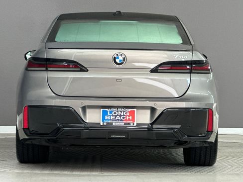 Certified 2023 BMW 740i RWD image 9
