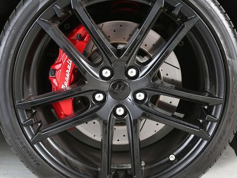 Used 2018 Maserati GranTurismo MC RWD image 14