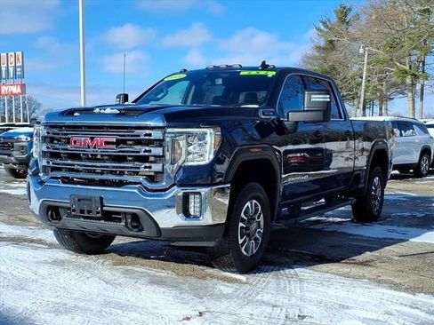 Used 2022 GMC Sierra 2500 SLE w/ SLE Value Package; image 4