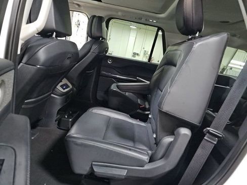 Used 2025 Lincoln Navigator Reserve image 14