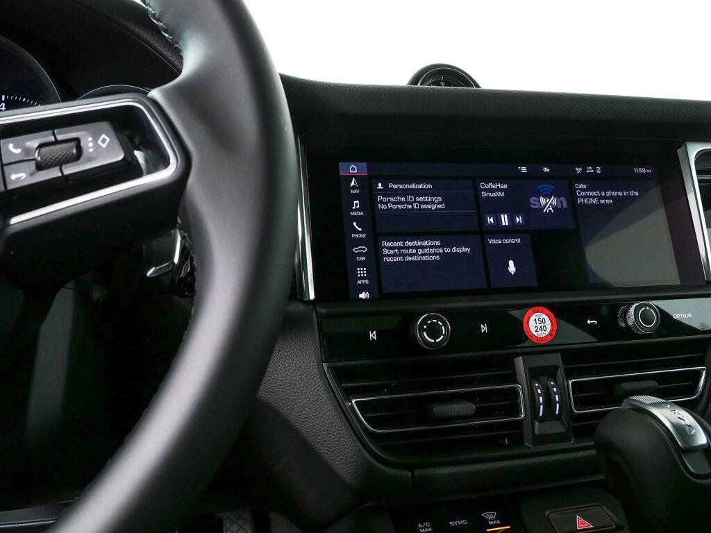 Certified 2026 Porsche Macan AWD/4WD image 12