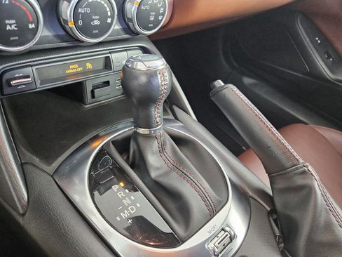 Used 2018 MAZDA MX-5 Miata RF Grand Touring RWD image 32