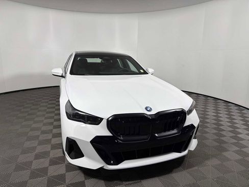 New 2026 BMW i5 eDrive40 w/ M Sport Package image 6