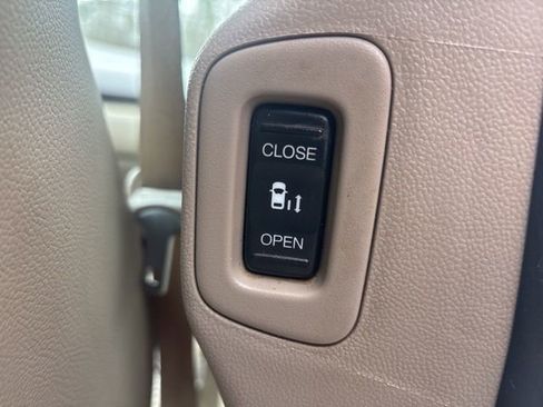 Used 2015 Honda Odyssey Touring Elite image 36