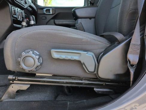 Used 2023 Jeep Wrangler Unlimited w/ Cold Weather Group image 19