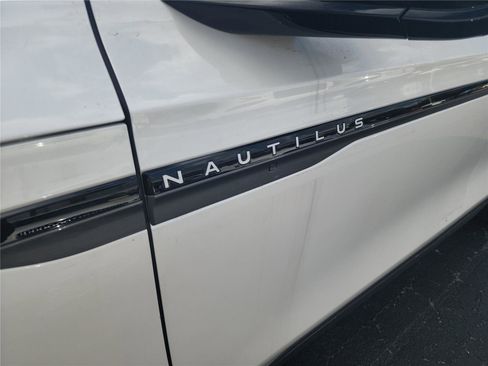 New 2026 Lincoln Nautilus Premier w/ Jet Appearance Package image 10