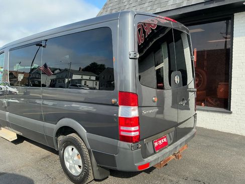 Used 2013 Freightliner Sprinter 2500 RWD image 25