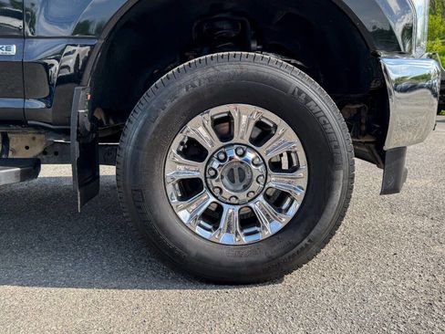 Used 2019 Ford F250 XLT w/ XLT Premium Package AWD/4WD image 12