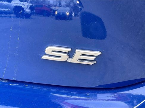 Used 2025 Toyota Camry SE image 8