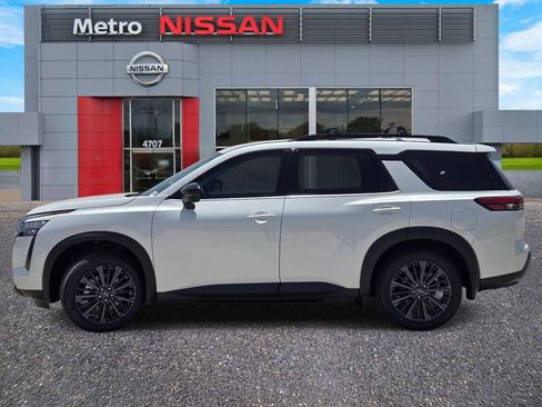 New 2026 Nissan Pathfinder SL FWD image 3