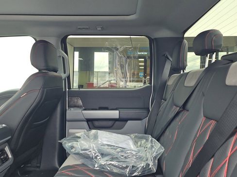 New 2026 Ford F250 XLT w/ XLT Premium Package AWD/4WD image 9