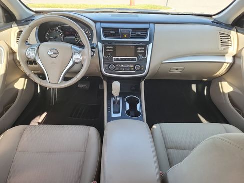Used 2017 Nissan Altima 2.5 SV image 31
