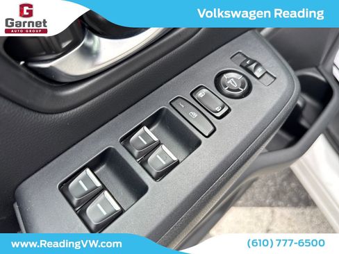 Used 2023 Honda Pilot Sport image 11