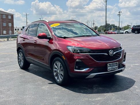 Used 2023 Buick Encore GX Essence w/ Experience Buick Package FWD image 2