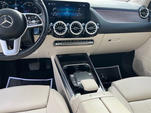 Certified 2022 Mercedes-Benz GLA 250 4MATIC image 11