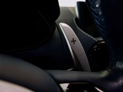 Used 2023 Aston Martin V8 Vantage Roadster image 27