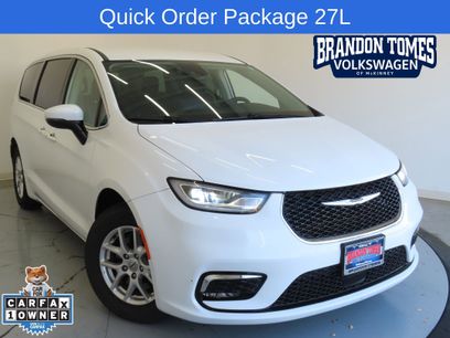 Used 2023 Chrysler Pacifica Touring-L