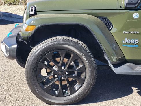 Used 2022 Jeep Wrangler Unlimited Sahara w/ Cold Weather Group image 9