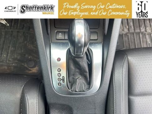 Used 2013 Volkswagen Eos w/ Sport Package image 19