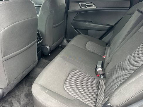Certified 2025 Kia Sportage LX AWD/4WD image 12