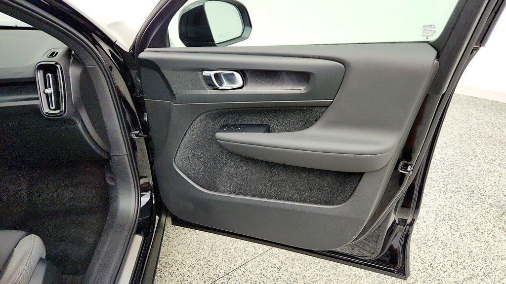 Used 2023 Volvo C40 P8 Recharge Plus w/ Climate Package AWD/4WD image 24