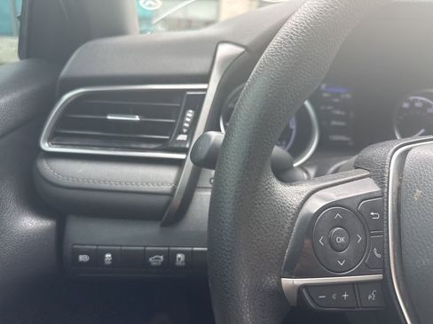 Used 2022 Toyota Camry LE FWD image 12