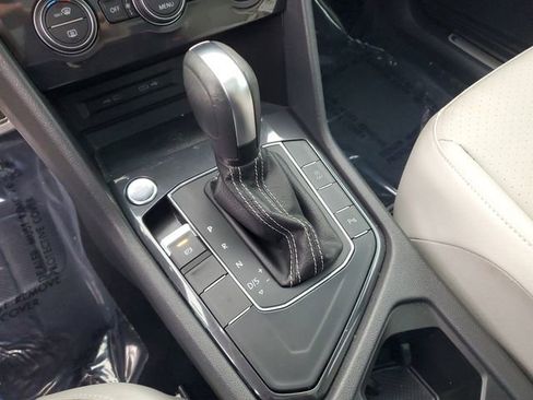 Certified 2021 Volkswagen Tiguan SE R-Line image 27