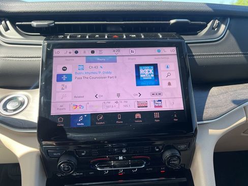 New 2025 Jeep Grand Cherokee Limited AWD/4WD image 33