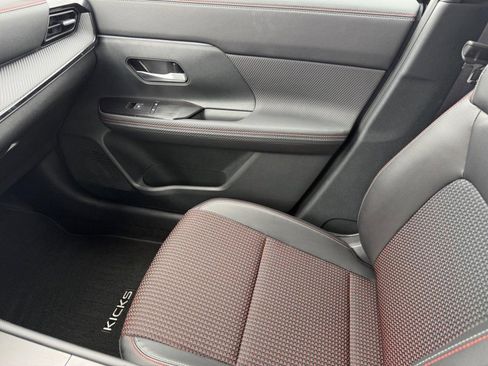 Used 2025 Nissan Kicks SR image 18