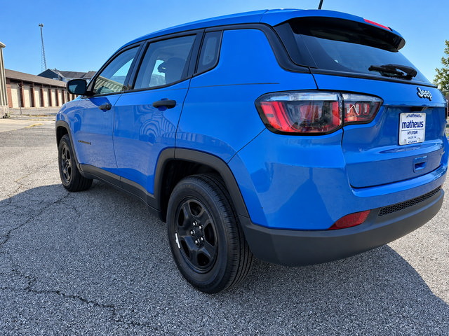 Used 2018 Jeep Compass Sport FWD image 3