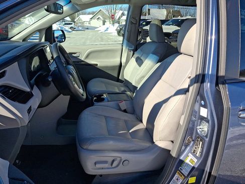 Used 2015 Toyota Sienna XLE Premium image 17