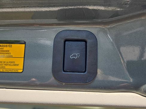 Used 2014 Toyota Sienna XLE image 23