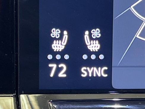 Certified 2024 Volkswagen Atlas SE w/ Black Wheel Package FWD image 28