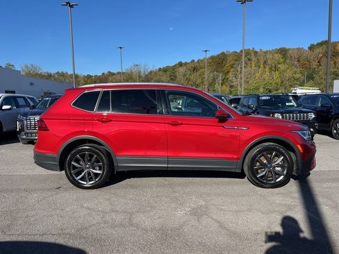 Used 2022 Volkswagen Tiguan SE image 6