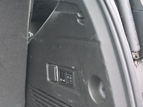 Used 2022 GMC Yukon AT4 image 11