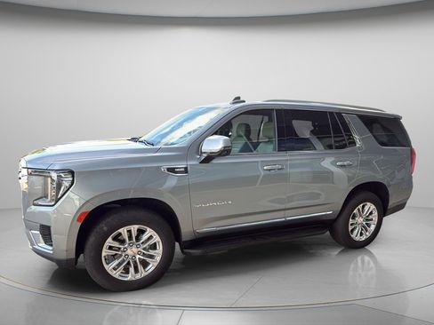 Used 2024 GMC Yukon SLT w/ SLT Luxury Package AWD/4WD image 2