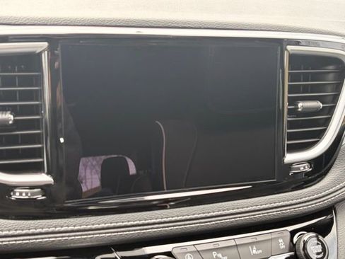New 2026 Chrysler Pacifica Limited w/ Uconnect Theater Family Group FWD image 20