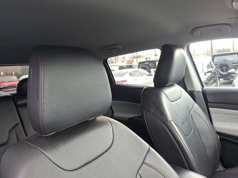 Certified 2022 Jeep Compass Latitude image 12