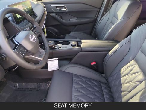 New 2026 Nissan Rogue Platinum image 14