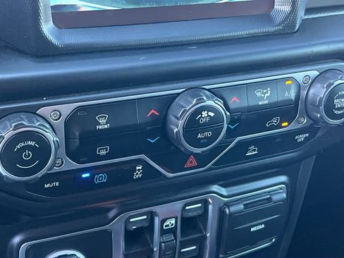 Used 2023 Jeep Wrangler Unlimited Rubicon 4xe image 21