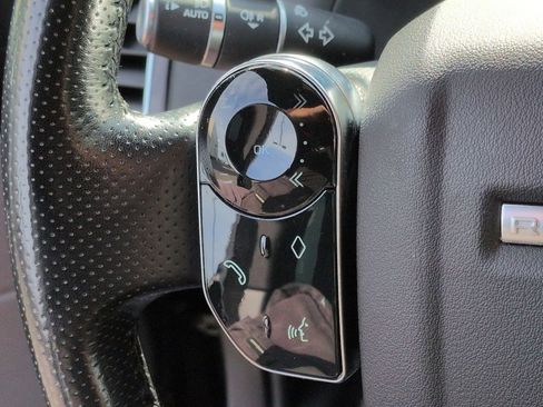 Used 2019 Land Rover Range Rover Sport SE image 11