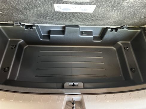 Used 2019 Chevrolet Traverse Premier w/ Driver Confidence II Package FWD image 9