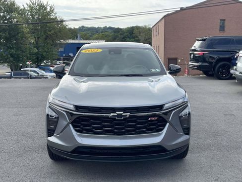 Used 2025 Chevrolet Trax RS w/ Driver Confidence Package FWD image 8