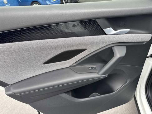 New 2026 Volkswagen Tiguan S image 9