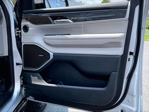Used 2022 Jeep Wagoneer Series III w/ Flexible Seating Group RWD image 29