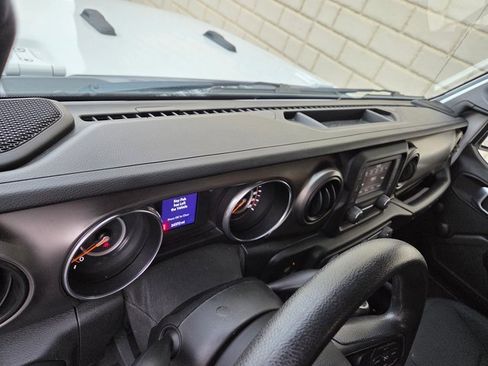 Used 2021 Jeep Wrangler Sport image 27