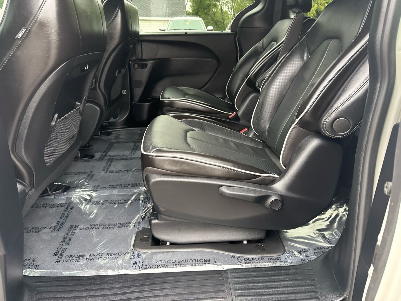 Used 2021 Chrysler Pacifica Limited w/ Premium & Safety Sphere Group FWD image 13