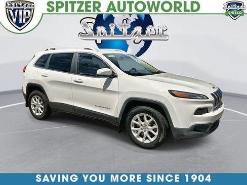 Used 2016 Jeep Cherokee Latitude w/ Comfort/Convenience Group AWD/4WD image 1