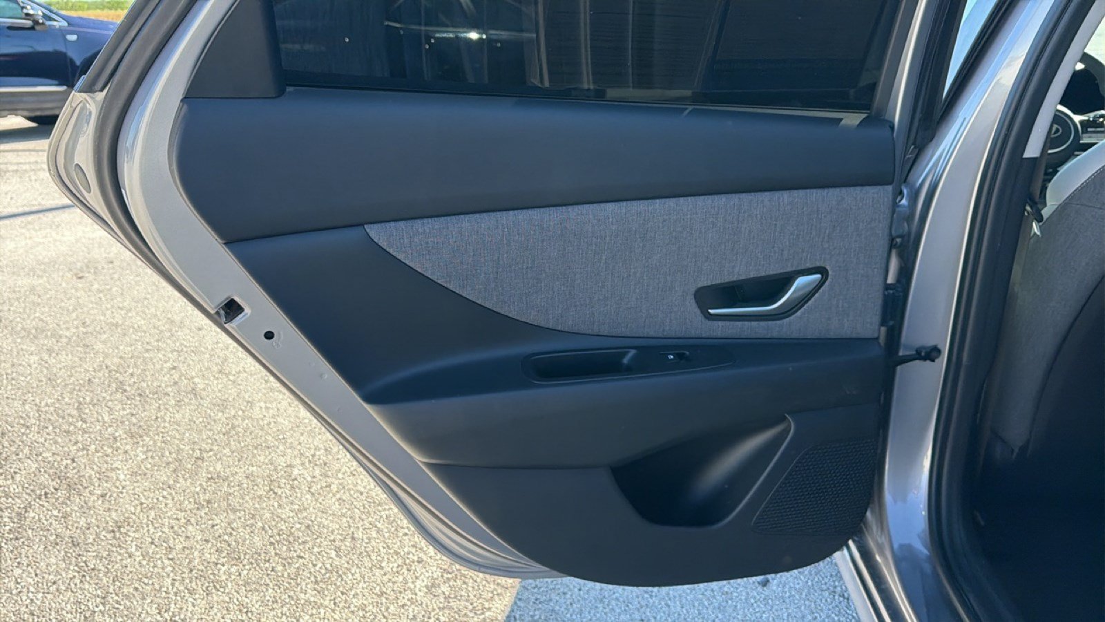 Used 2025 Hyundai Elantra Limited w/ Cargo Package FWD image 21